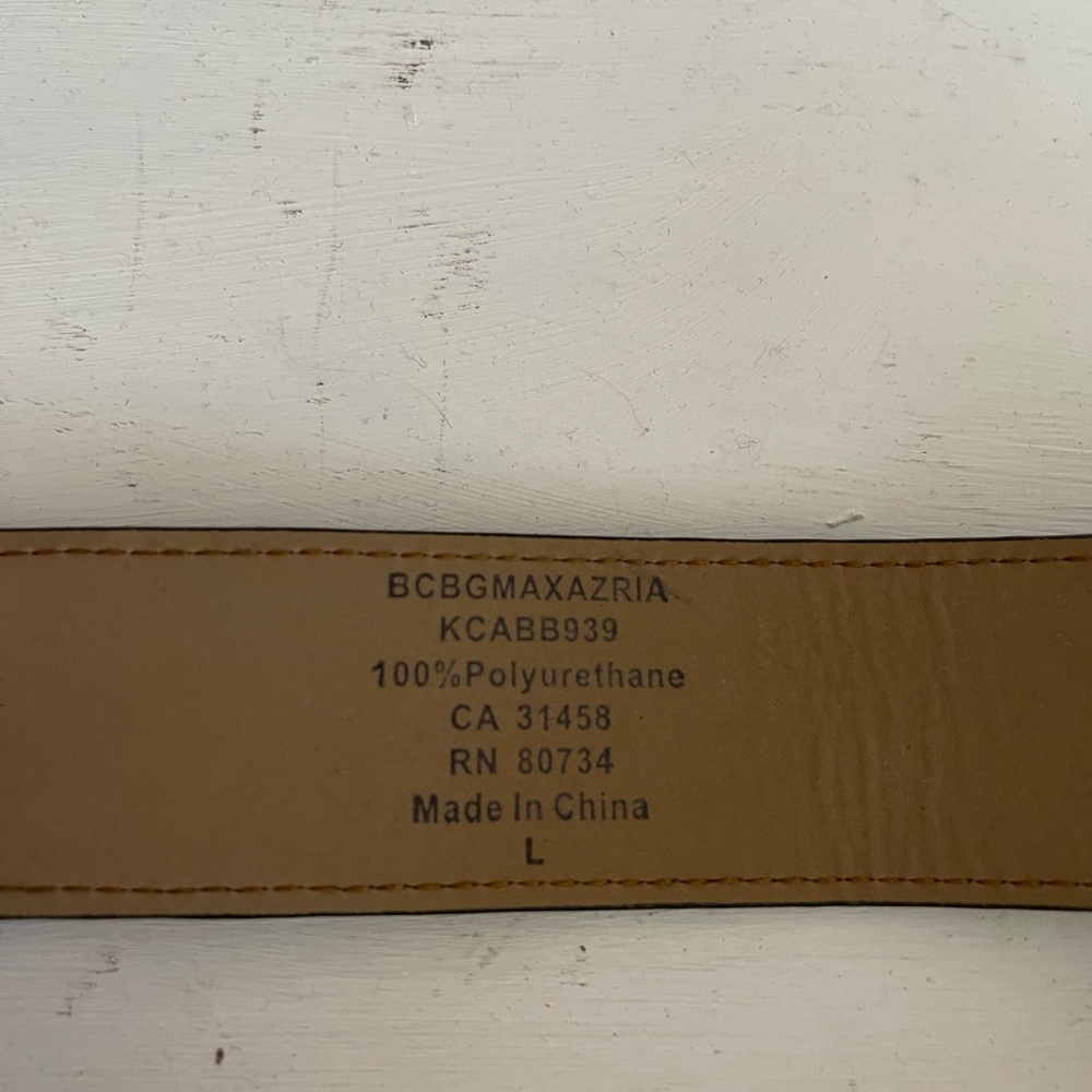 BCBGMaxAzria Croco Design Belt with Decorative Gold Buckle and Chain Detail - Picture 7 of 8